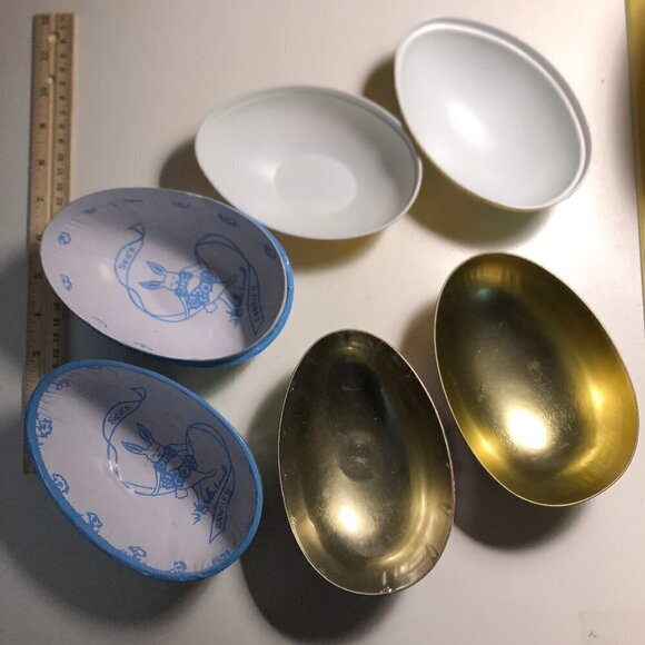 3 Vintage Large Easter Eggs Paper Metal Plastic #2454-2 - Picture 6 of 6